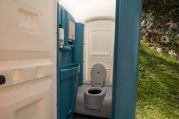 Best Portable toilet rental cost  in Walworth, WI